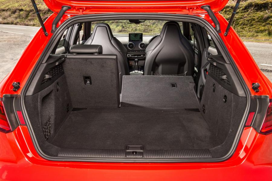 Багажник Audi RS3 Sportback (8V) 2015 года  (UK) (фото 30 из 30)